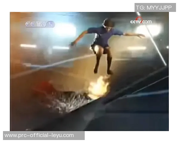 天下足球王梁丝袜的传奇故事与足球梦想的完美交融